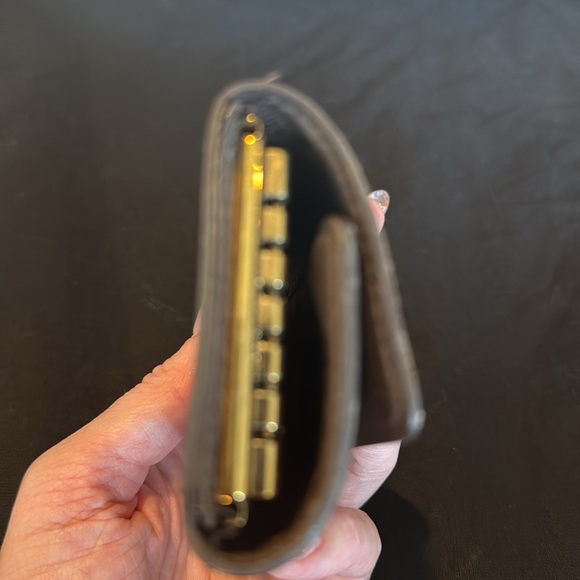 Authentic Louis Vuitton key holder - Picture 4 of 6